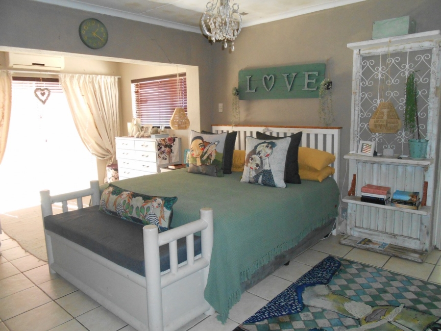 4 Bedroom Property for Sale in Humansdorp Eastern Cape